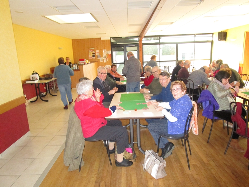 Jeux de cartes au Club  03